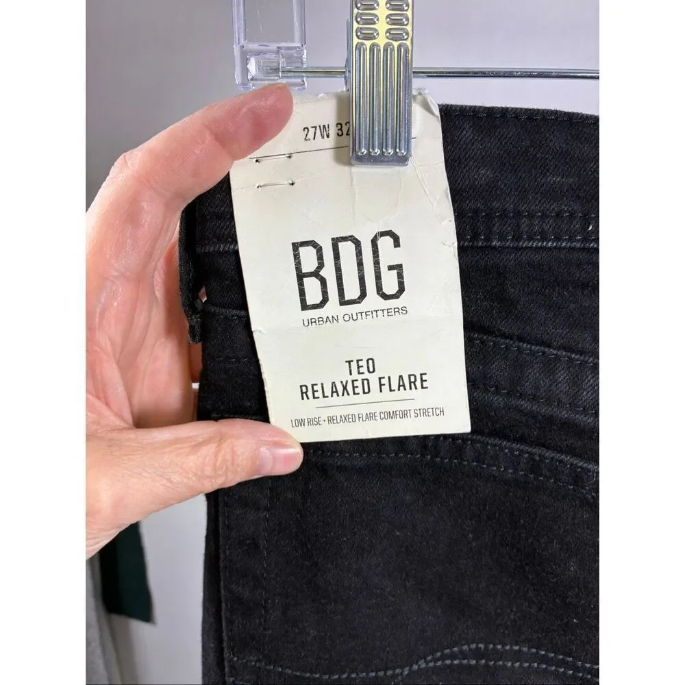 BDG Urban Outfitters NWT Teo Relaxed Flare in Black Size 27